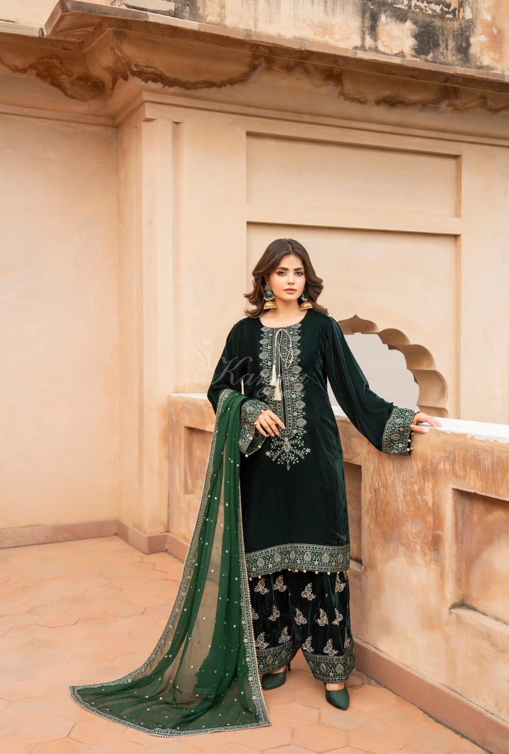 KC 489 BOTTLE GREEN VELVET Velvet Shirt & Shalwar Outfit Amir Boutique KC 489 BOTTLE GREEN VELVET Velvet Shirt & Shalwar Outfit Amir Boutique